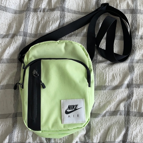 Nike Air Crossbody